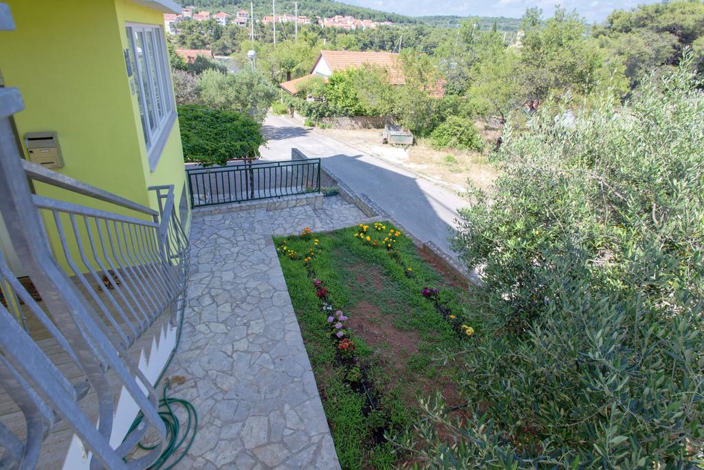 Maslina Apartments Стари Град Екстериор снимка