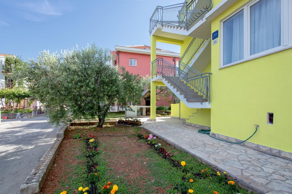 Maslina Apartments Стари Град Екстериор снимка